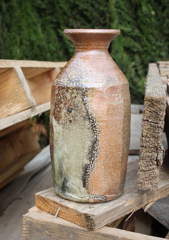 Imagen que contiene tabla, exterior, hecho de madera, pieza

Descripcin generada automticamente